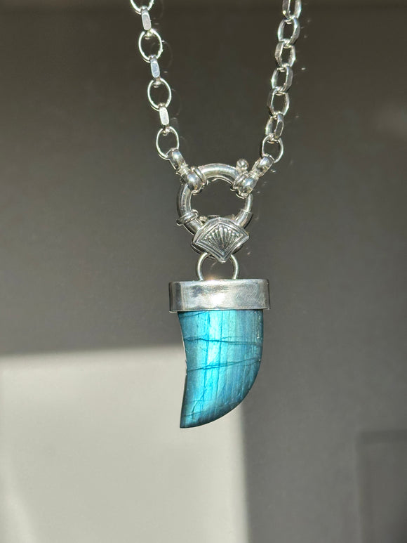 Labradorite ‘Tusk’ Pendant- Deco Bail