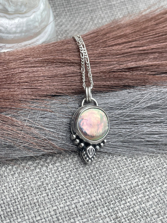 Mauve Pearl Pretty Pendant MTO